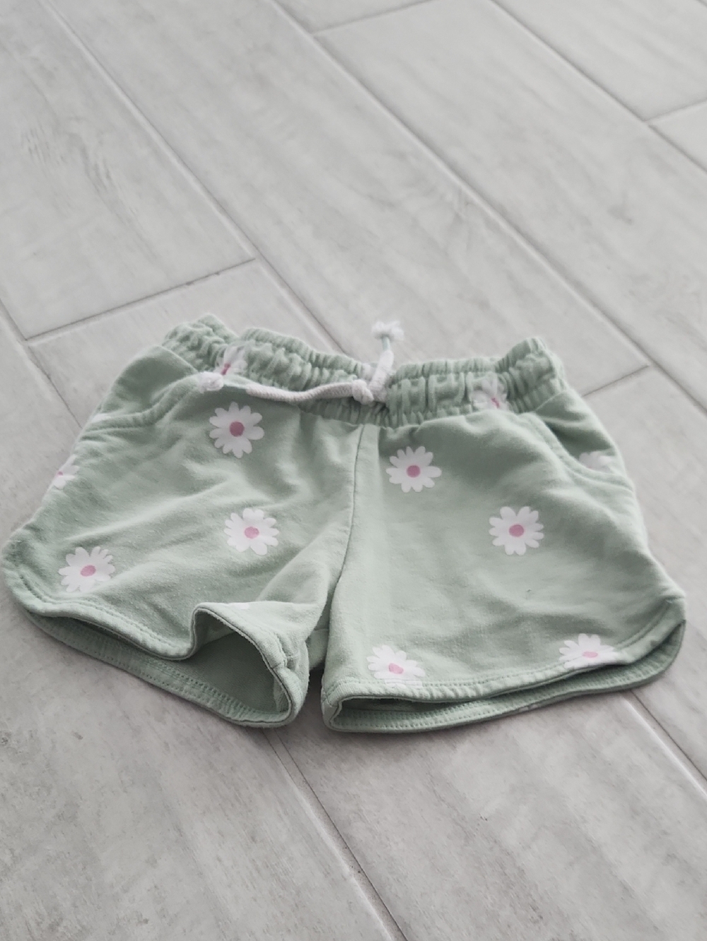 🐻 Cat & Jack Mint Green Daisy Shorts